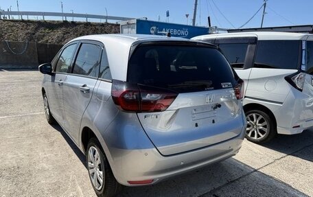 Honda Fit, 2021 год, 1 020 000 рублей, 5 фотография