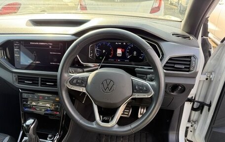 Volkswagen T-Cross I, 2022 год, 1 350 000 рублей, 8 фотография