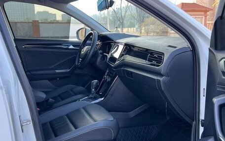 Volkswagen T-Roc I, 2021 год, 1 580 007 рублей, 15 фотография