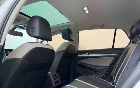 Volkswagen Golf VII, 2021 год, 1 900 000 рублей, 20 фотография