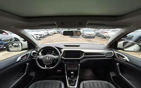 Volkswagen T-Cross I, 2022 год, 1 380 000 рублей, 7 фотография