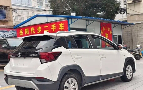 Toyota Yaris XP150 рестайлинг, 2021 год, 1 240 000 рублей, 6 фотография