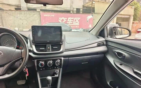 Toyota Yaris XP150 рестайлинг, 2021 год, 1 240 000 рублей, 13 фотография