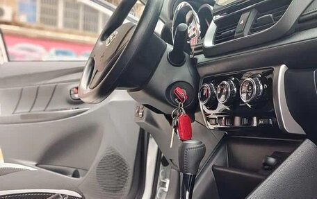 Toyota Yaris XP150 рестайлинг, 2021 год, 1 240 000 рублей, 15 фотография