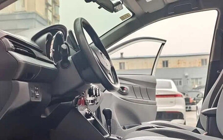 Toyota Yaris XP150 рестайлинг, 2021 год, 1 240 000 рублей, 19 фотография