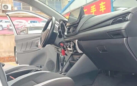 Toyota Yaris XP150 рестайлинг, 2021 год, 1 240 000 рублей, 9 фотография