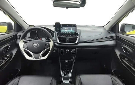 Toyota Yaris XP150 рестайлинг, 2021 год, 1 250 000 рублей, 8 фотография