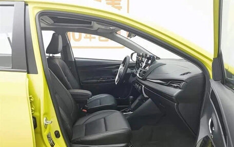 Toyota Yaris XP150 рестайлинг, 2021 год, 1 250 000 рублей, 17 фотография