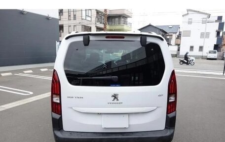 Peugeot Rifter I, 2023 год, 1 600 000 рублей, 4 фотография