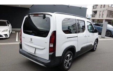 Peugeot Rifter I, 2023 год, 1 600 000 рублей, 5 фотография