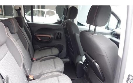Peugeot Rifter I, 2023 год, 1 600 000 рублей, 11 фотография