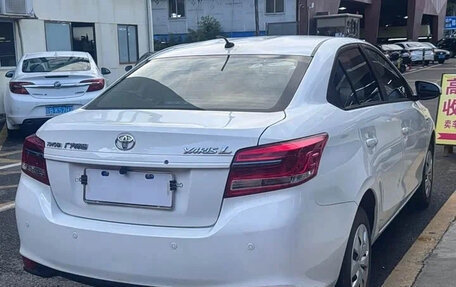 Toyota Yaris XP150 рестайлинг, 2021 год, 1 150 000 рублей, 5 фотография