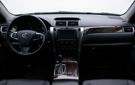 Toyota Camry, 2016 год, 2 450 000 рублей, 13 фотография