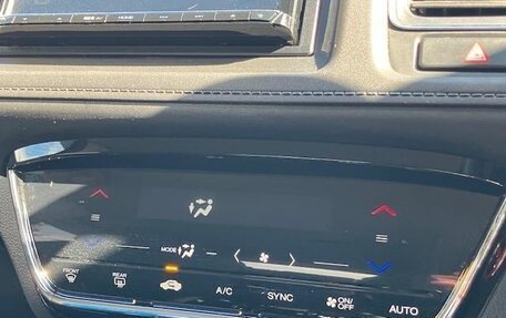 Honda Vezel, 2020 год, 1 355 000 рублей, 14 фотография