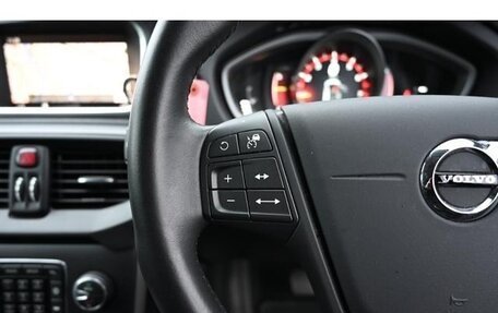 Volvo V40 II рестайлинг, 2018 год, 1 000 000 рублей, 9 фотография