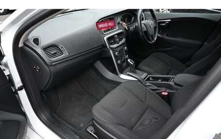 Volvo V40 II рестайлинг, 2018 год, 1 000 000 рублей, 13 фотография