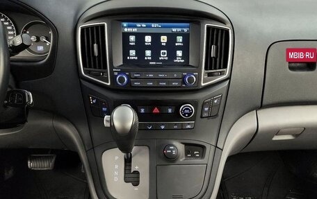 Hyundai Grand Starex Grand Starex I рестайлинг 2, 2020 год, 2 990 000 рублей, 3 фотография