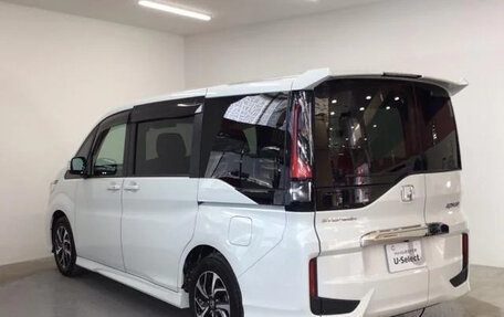 Honda Stepwgn IV, 2021 год, 1 985 000 рублей, 7 фотография