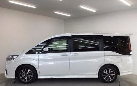 Honda Stepwgn IV, 2021 год, 1 985 000 рублей, 4 фотография