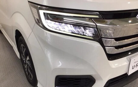 Honda Stepwgn IV, 2021 год, 1 985 000 рублей, 2 фотография