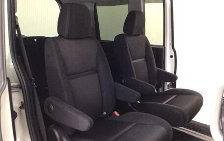 Honda Stepwgn IV, 2021 год, 1 985 000 рублей, 13 фотография