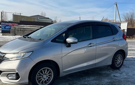 Honda Fit III, 2017 год, 990 000 рублей, 2 фотография