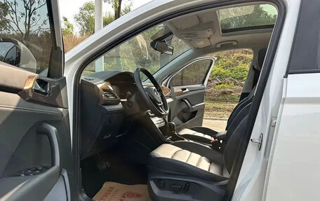 Volkswagen Tharu, 2022 год, 1 500 000 рублей, 12 фотография