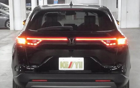 Honda Vezel, 2022 год, 1 850 000 рублей, 6 фотография