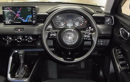 Honda Vezel, 2022 год, 1 850 000 рублей, 10 фотография