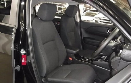 Honda Vezel, 2022 год, 1 850 000 рублей, 11 фотография