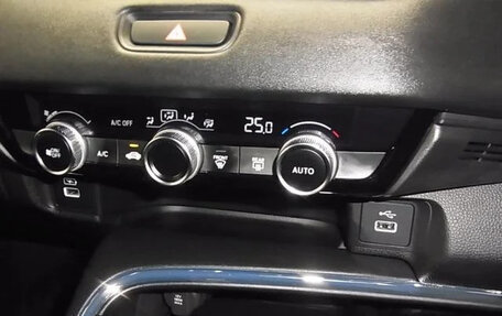 Honda Vezel, 2022 год, 1 850 000 рублей, 14 фотография