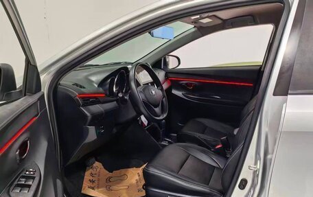 Toyota Yaris XP150 рестайлинг, 2021 год, 1 080 000 рублей, 8 фотография