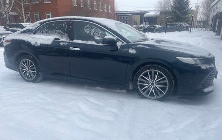 Toyota Camry, 2018 год, 2 870 000 рублей, 2 фотография