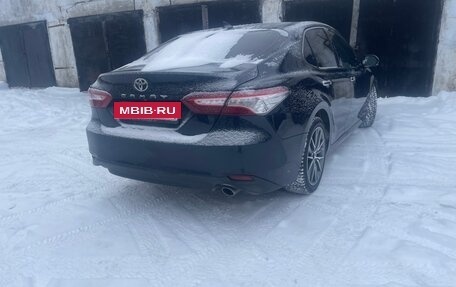Toyota Camry, 2018 год, 2 870 000 рублей, 4 фотография