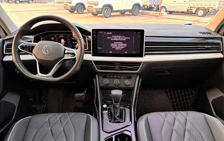 Volkswagen Tiguan II, 2023 год, 2 200 000 рублей, 7 фотография