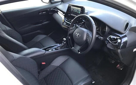 Toyota C-HR I рестайлинг, 2022 год, 1 712 000 рублей, 10 фотография