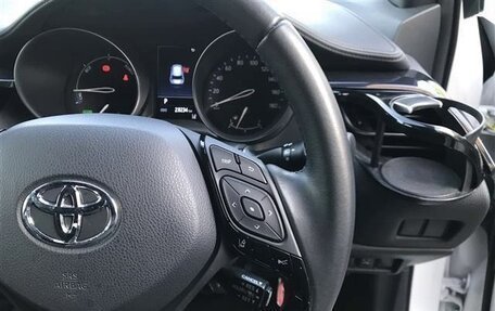 Toyota C-HR I рестайлинг, 2022 год, 1 712 000 рублей, 14 фотография