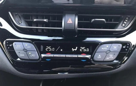 Toyota C-HR I рестайлинг, 2022 год, 1 712 000 рублей, 16 фотография