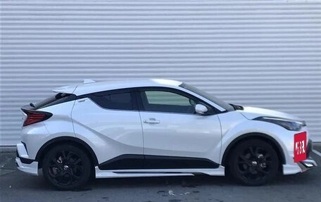 Toyota C-HR I рестайлинг, 2022 год, 1 712 000 рублей, 7 фотография