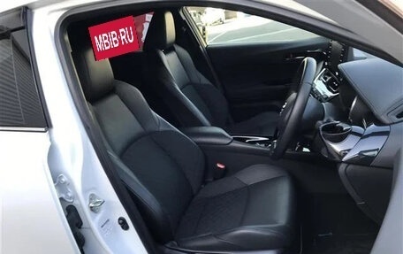 Toyota C-HR I рестайлинг, 2022 год, 1 712 000 рублей, 9 фотография