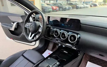 Mercedes-Benz A-Класс, 2022 год, 1 895 007 рублей, 11 фотография