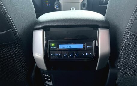 Toyota Land Cruiser Prado 150 рестайлинг 2, 2018 год, 5 700 000 рублей, 17 фотография