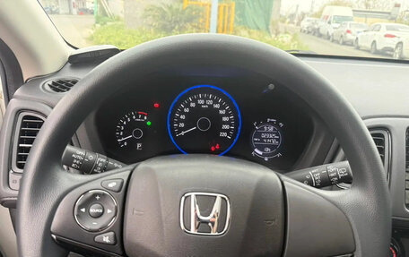 Honda Vezel, 2022 год, 1 400 000 рублей, 9 фотография