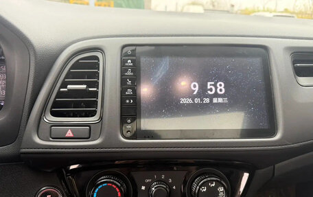 Honda Vezel, 2022 год, 1 400 000 рублей, 10 фотография