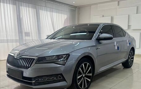Skoda Superb III рестайлинг, 2021 год, 2 185 000 рублей, 1 фотография