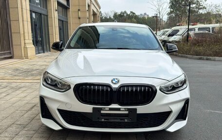 BMW 1 серия, 2022 год, 1 500 000 рублей, 2 фотография