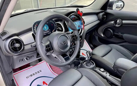 MINI Hatch, 2022 год, 1 780 017 рублей, 6 фотография