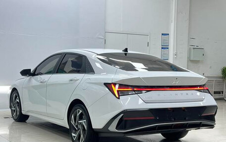 Hyundai Elantra, 2024 год, 1 950 000 рублей, 5 фотография