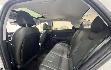 Hyundai Elantra, 2024 год, 1 950 000 рублей, 10 фотография