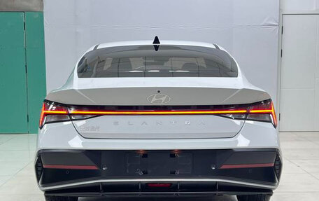 Hyundai Elantra, 2024 год, 1 950 000 рублей, 6 фотография